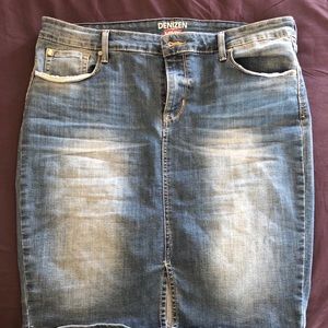 Denizen from Levi mid-length denim skirt Size 14